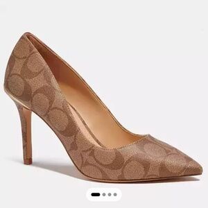 New🤎💛Coach Wiley Pump In Signature Canvas